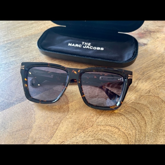 Marc Jacobs Runway Sunglasses - Picture 2 of 5